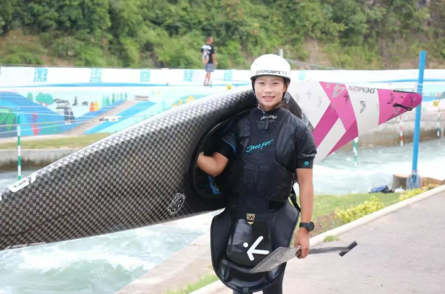 但坚持才是, 力与水感, 输送到贵州