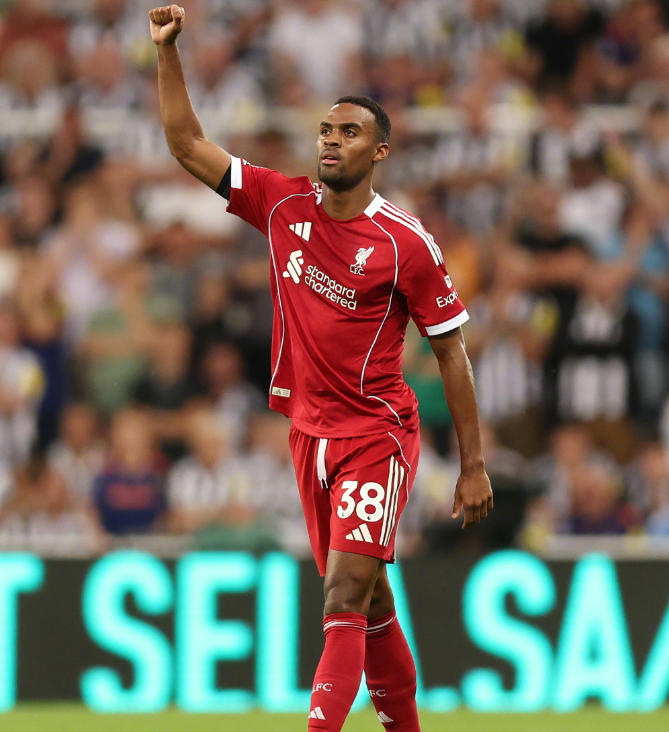 吉马良斯接 吉马良斯接